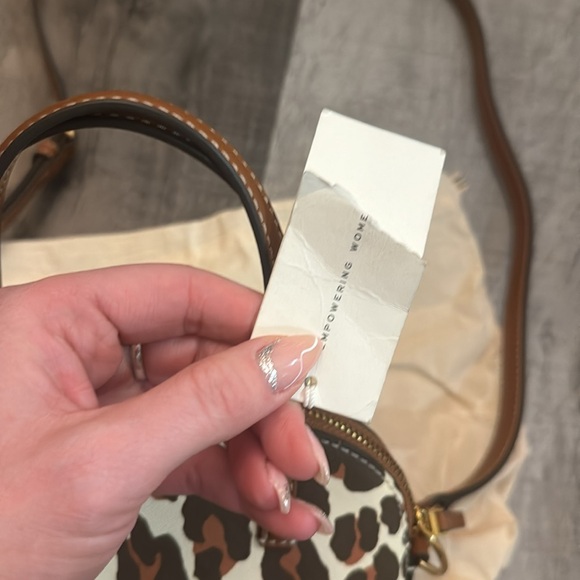 Tory Burch Emerson Printed Leopard Crossbody w/ Dust Bag Brand New - Picture 9 of 9